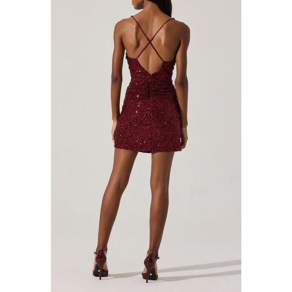 299 - ASTR Women's Red Sequin Twist Front Minidress (Size XL, NWT) - Picture 2 of 8